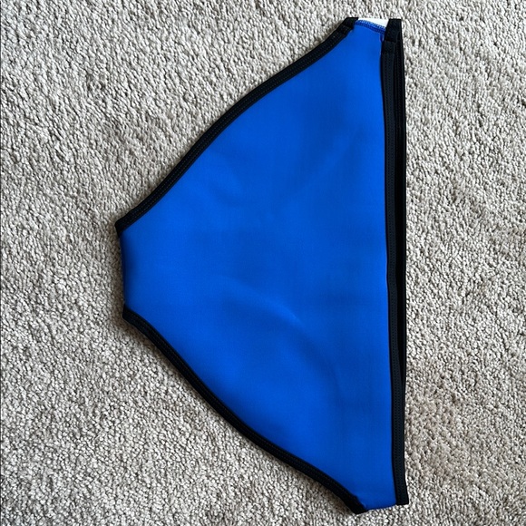 Triangl Swimwear Blue/Yellow/White Bikini XS Top, M Bottoms - Picture 9 of 13